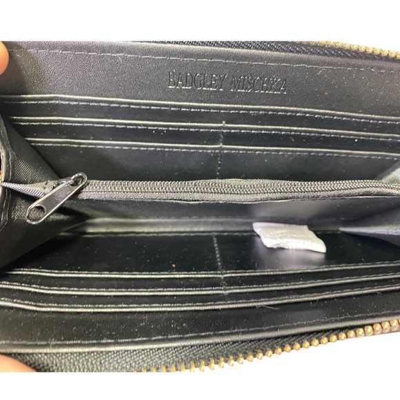 NWT Badgley Mischka Black Zip Around Wallet/ Clutch Purse With Large Gold Studs - Picture 3 of 12